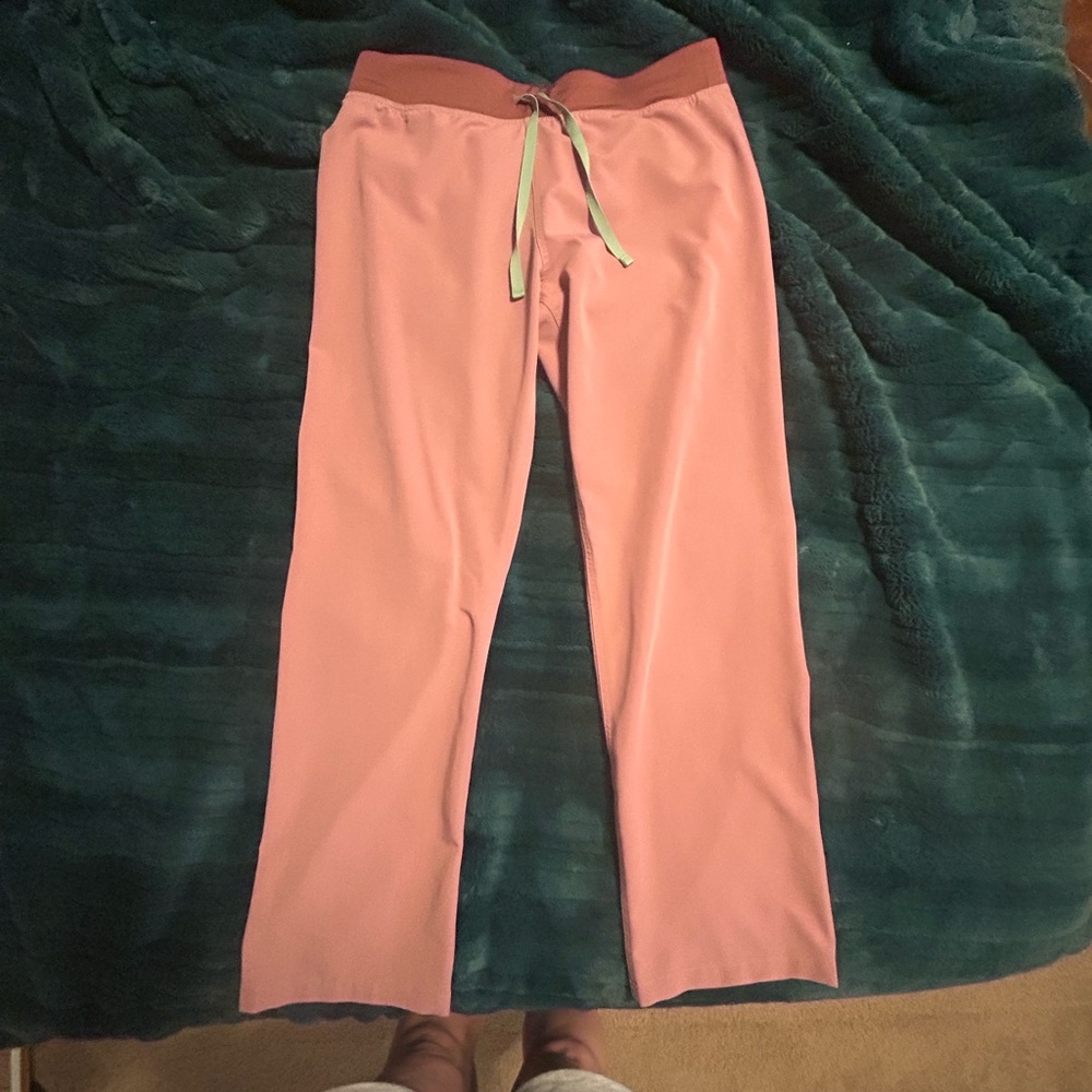 Women’s Figs Mineral Mauve Livingston Pants